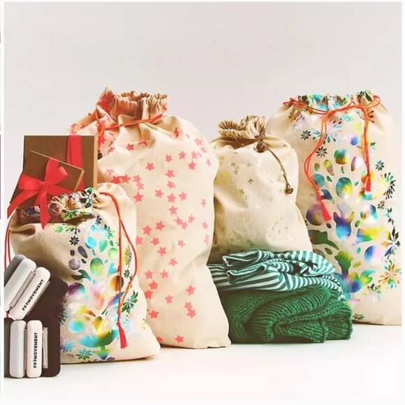 Two Free People Holiday Edition Gift Bags in Large - Buti Logo Gift Sak - Picture 3 of 10